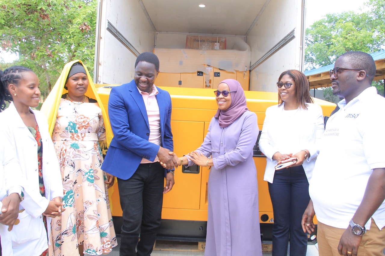 Singida West Constituency Member of Parliament Hon. Elibariki Kingu Greets MSD Dodoma Zone Manager, Mrs. Mwanashehe Jumaa During the Reception of Medical Equipment in the Constituency