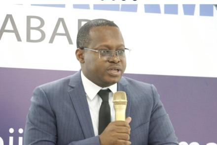 MSD Director General, Mavere Tukai speaking to laboratory experts in the country (not in the picture), during a special meeting convened by MSD, where stakeholders discussed the best way to improve services and availability of laboratory products in the country.