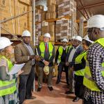 Meneja Miradi Misonge MSD, Elias Katani Akitoa Maelezo kwa Viongozi wa USAID na PEPFAR Wakati wa Ziara yao Kwenye Ofisi za MSD Kanda ya Iringa